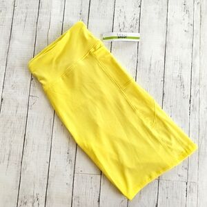 Nicole Miller Sport Bright Yellow Biker Shorts w. Pockets Super Soft & Stretchy